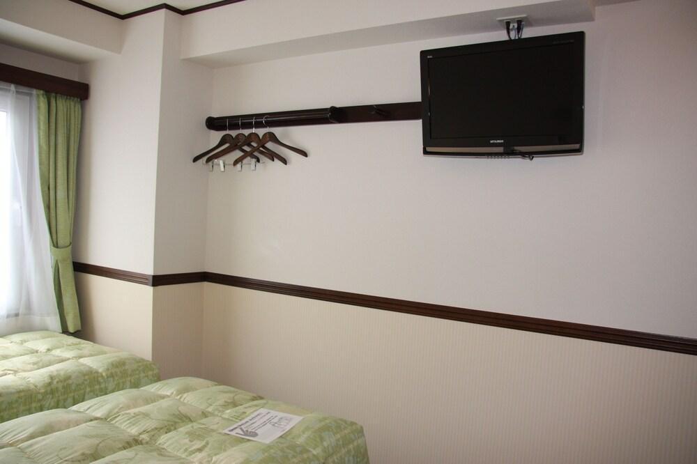 Toyoko Inn Osaka Itami Airport Toyonaka Ngoại thất bức ảnh