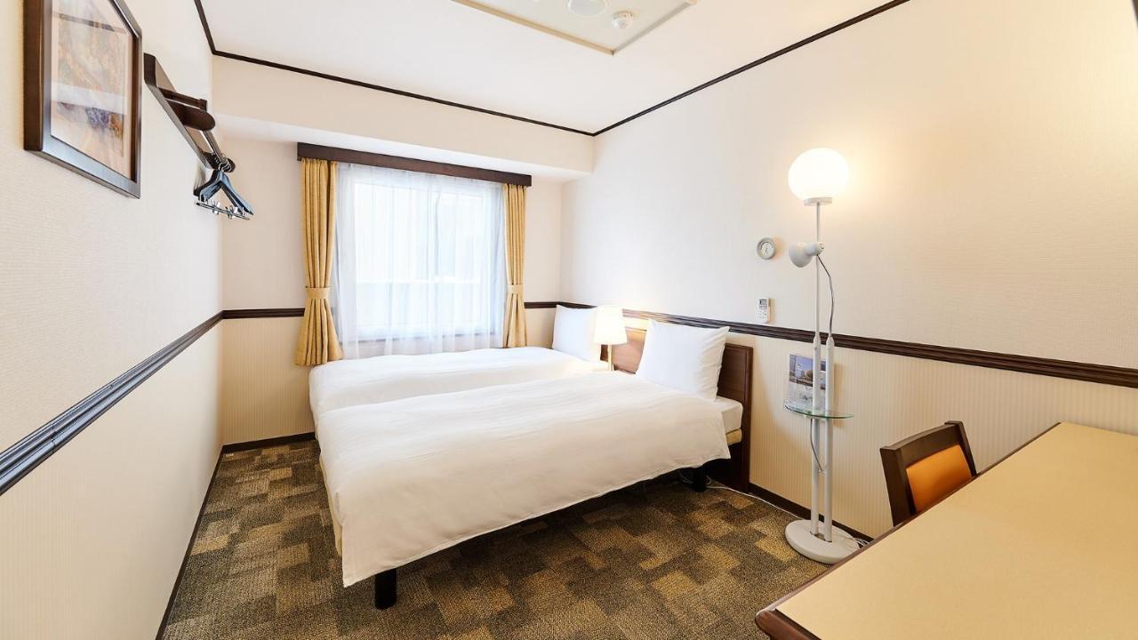 Toyoko Inn Osaka Itami Airport Toyonaka Ngoại thất bức ảnh