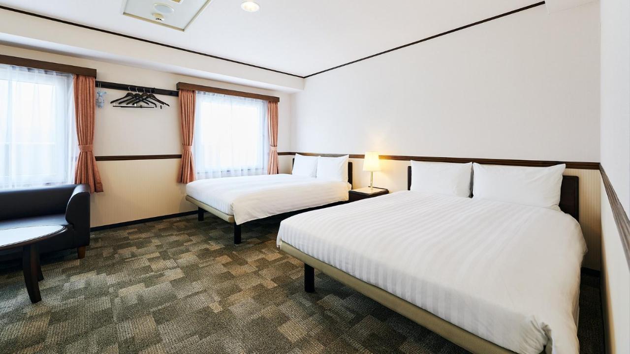 Toyoko Inn Osaka Itami Airport Toyonaka Ngoại thất bức ảnh